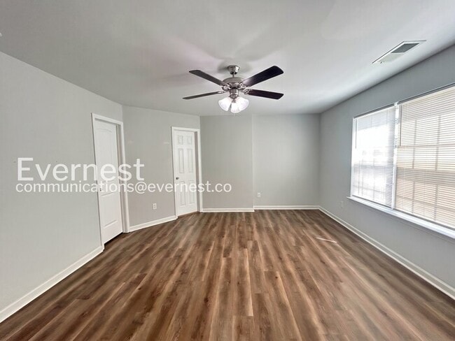 Building Photo - Modern 3-Bedroom Home in a Walkable, Bike-Friendly Community / Pet Friendly