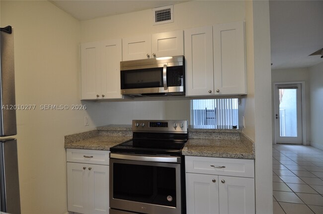 Building Photo - 798 Crandon Blvd