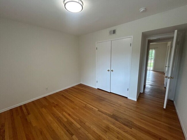 Building Photo - 279 Starlight Crest Dr