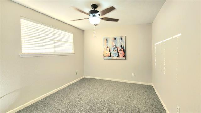 Building Photo - 1911 Greenhaven Dr