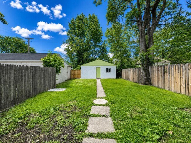 Building Photo - 761 Siebert St