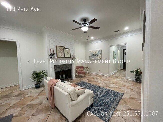 Building Photo - 113 Petz Ave