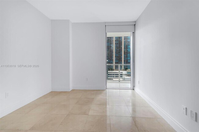 Building Photo - 1050 Brickell Ave