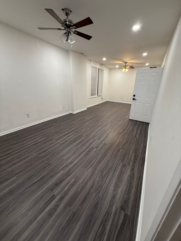 Building Photo - 1649 W Garfield Blvd