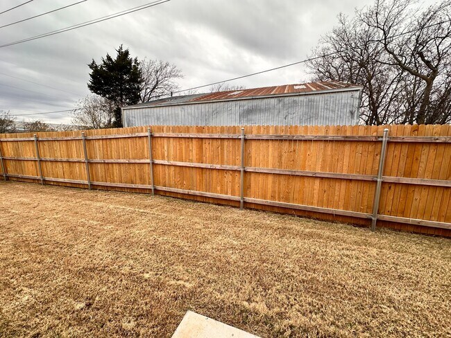 Building Photo - New 3 bedroom 2 1/2 bath home - Move in Deposit-Free! (If Qualified)