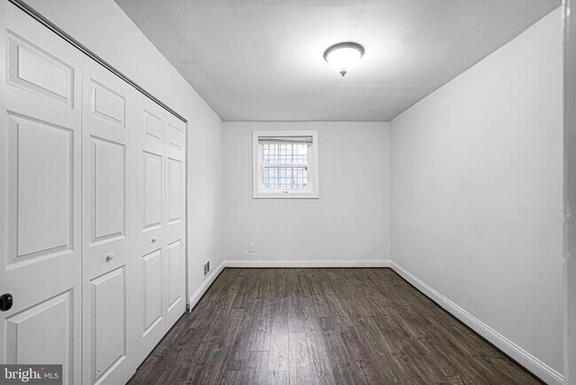 Building Photo - 3158 Westover Dr SE