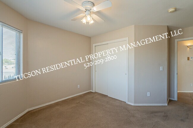 Building Photo - 7623 S Meadow Spring Way