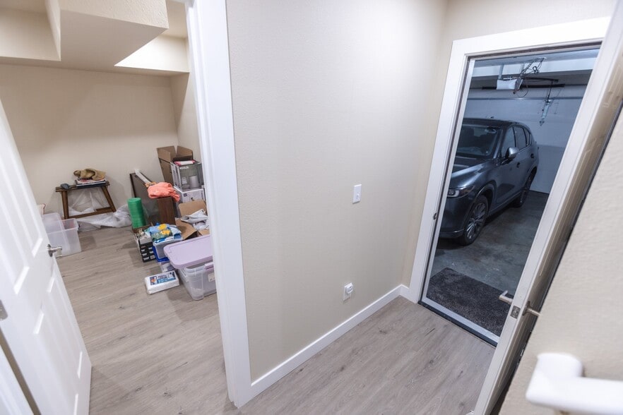 Building Photo - 16711 Graystone Dr