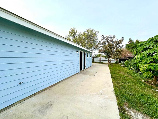 Building Photo - 2908 Green St