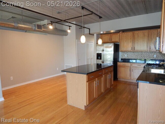 Building Photo - 101 Curry Ave