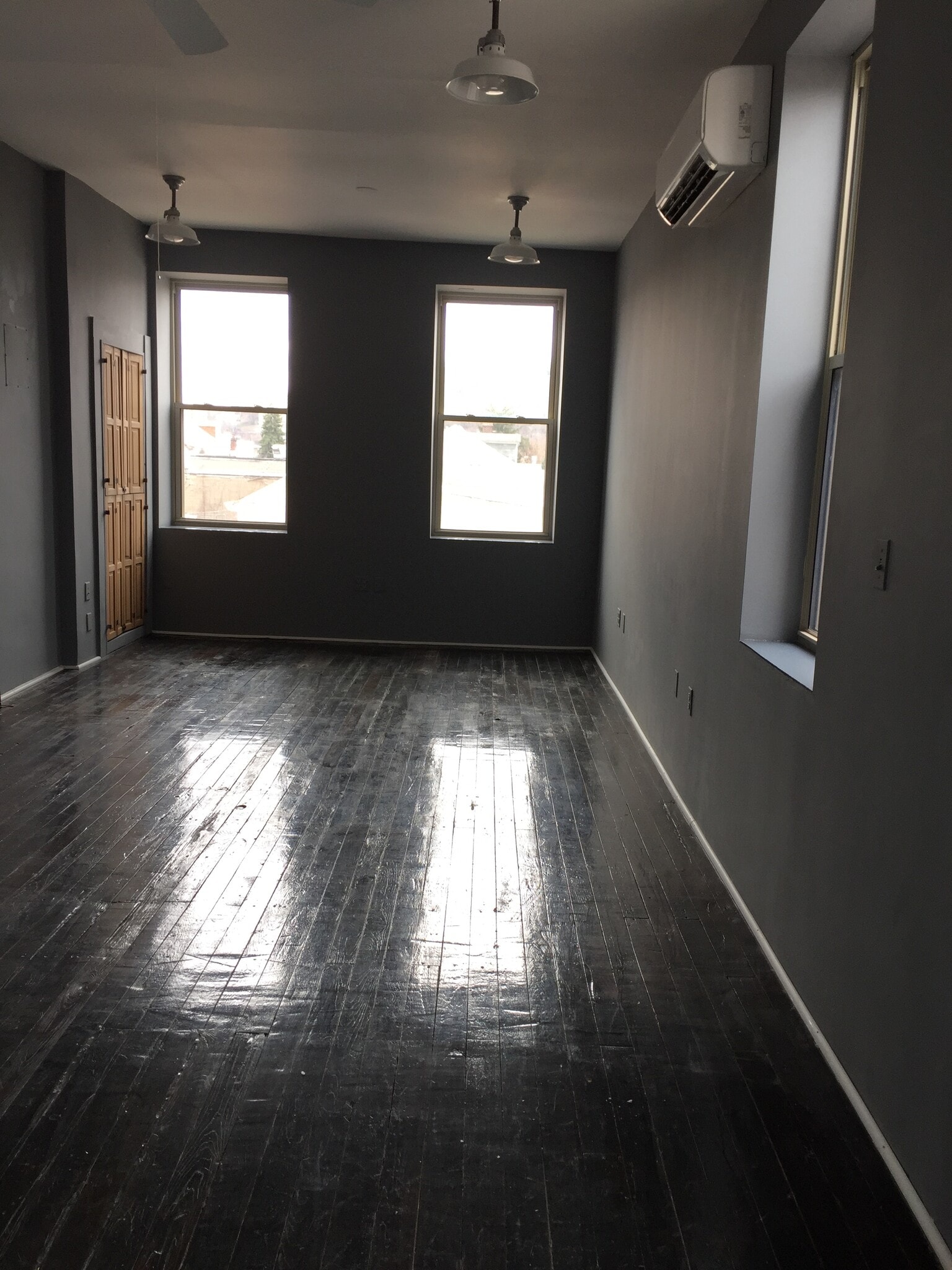 living room - 4610 Liberty Ave