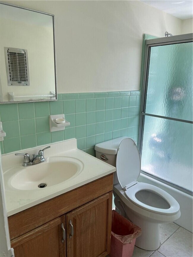 Building Photo - 1012 SE 15th St