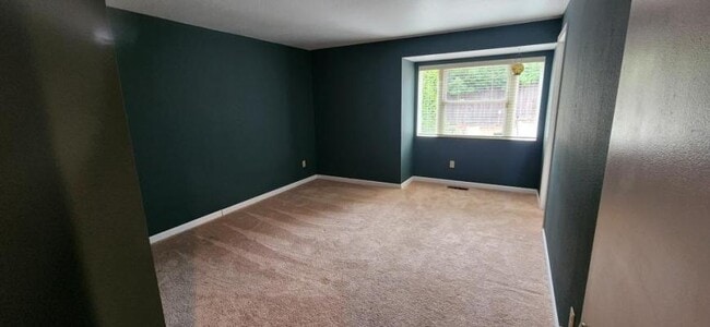 Building Photo - 3 bedroom in Kirkland WA 98033