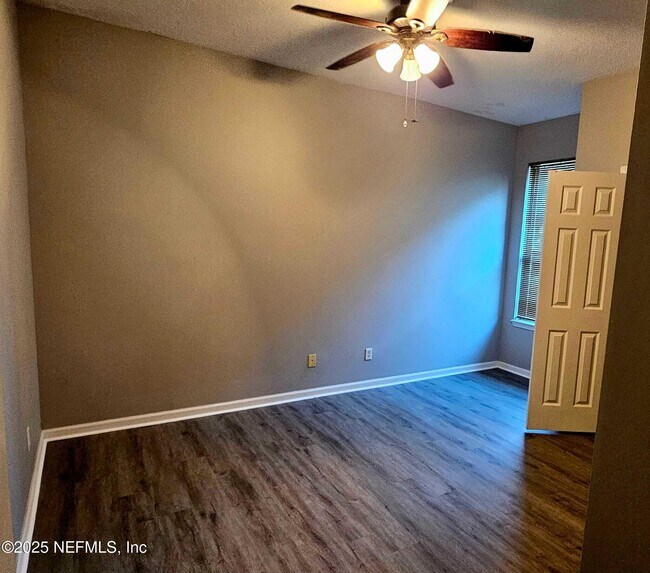 Building Photo - 709 Muskogee Ln