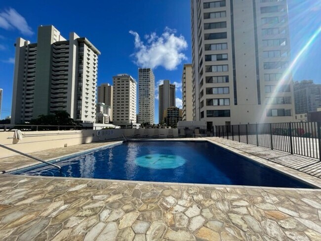 Building Photo - Partly Furnished / 1 Bedroom, 1 Bathroom, 1 Parking (Waikiki Skytower)