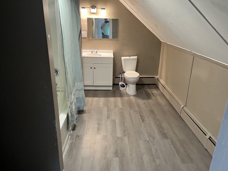 Building Photo - 3316 Greenwood Ave