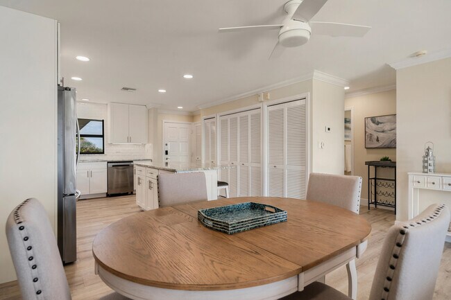 Building Photo - 5300 Jimmy Buffett Mem Hwy