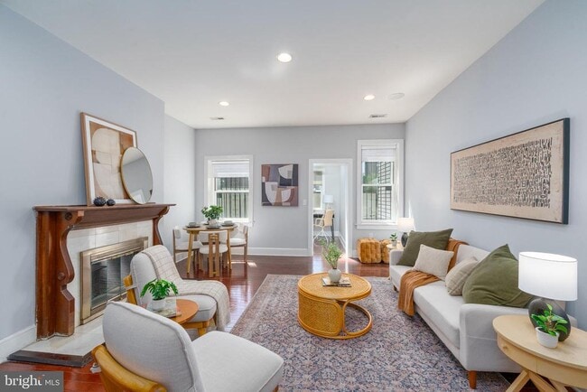 Building Photo - 15 W Biddle St