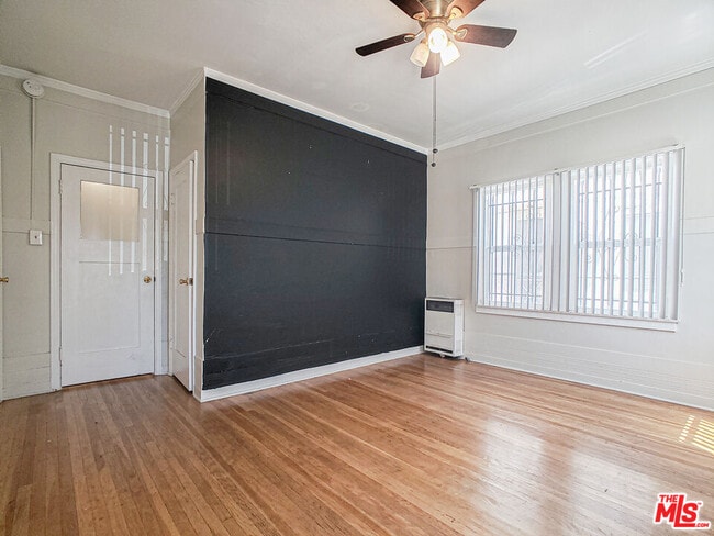 Building Photo - 336 S Wilton Pl