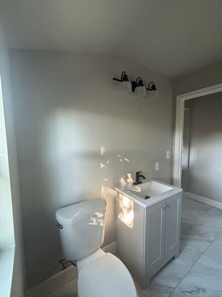 Building Photo - 8015 N John Ave