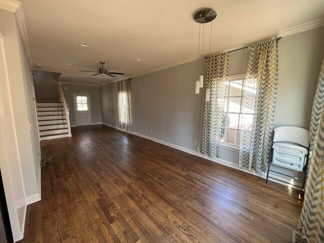 Living Room Reverse View - 1475 Groveland Ave NW