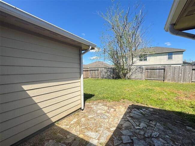 Building Photo - 7906 Emerald Oak Dr