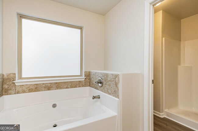 Building Photo - 175 Leland Ln