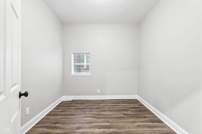 Building Photo - 117 N Sheffield Ave