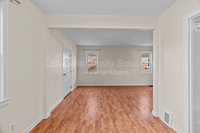 Building Photo - 1258 Grant Dr