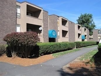 Building Photo - 64 Shrewsbury Green Dr