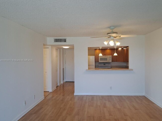 Building Photo - 500 Executive Center Dr