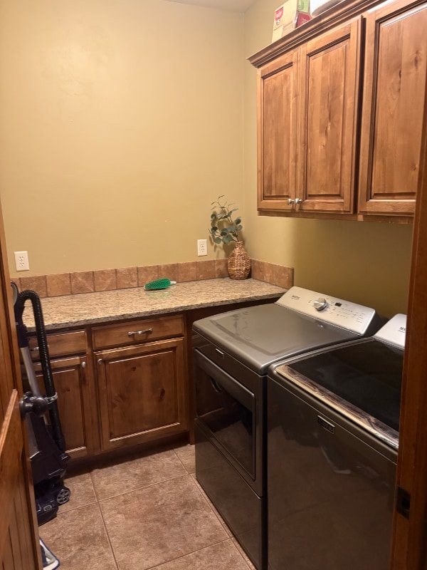 Building Photo - 715 Moraine Ct