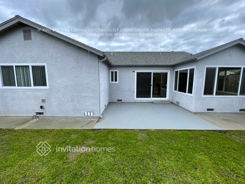 Building Photo - 604 Tule Goose Dr