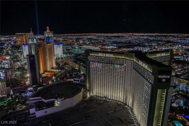Building Photo - 3750 S Las Vegas Blvd