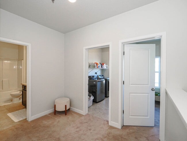 Building Photo - Beautiful House in Excellent Daybreak Location!