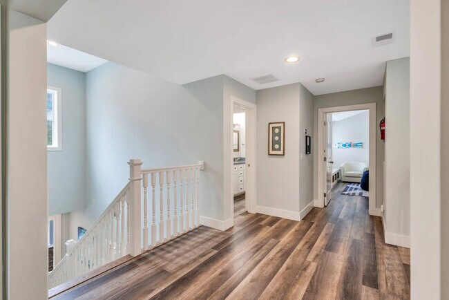 Building Photo - 36 Firethorn Ln