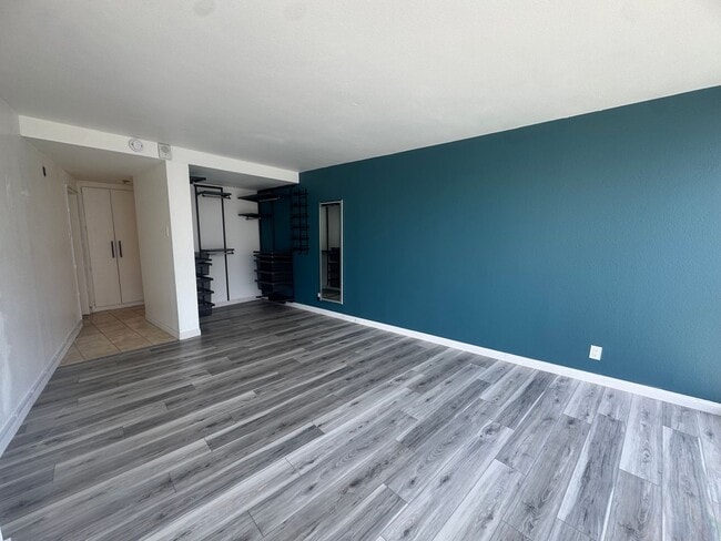 Building Photo - High-Rise Long Beach Condo with Ocean Views, Huge Balcony and Parking