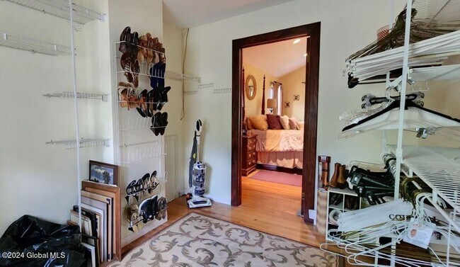 Building Photo - 535 Sand Creek Rd