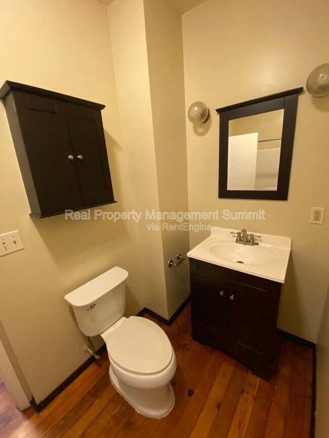 Building Photo - 817 Grayson Ave