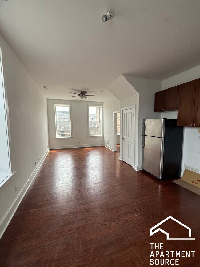 Building Photo - 1657 S Throop St