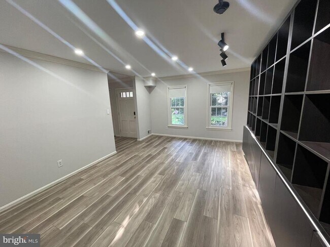 Building Photo - 9609 Barkston Ct