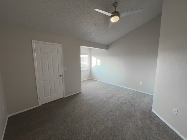 Building Photo - 2069 Eagle Ave