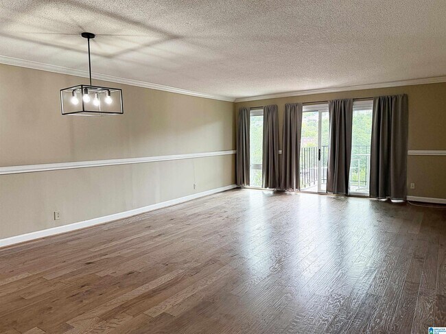 Building Photo - 2717 Highland Ave
