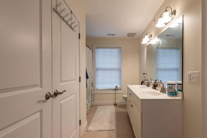 Building Photo - 28 Armstrong Rd