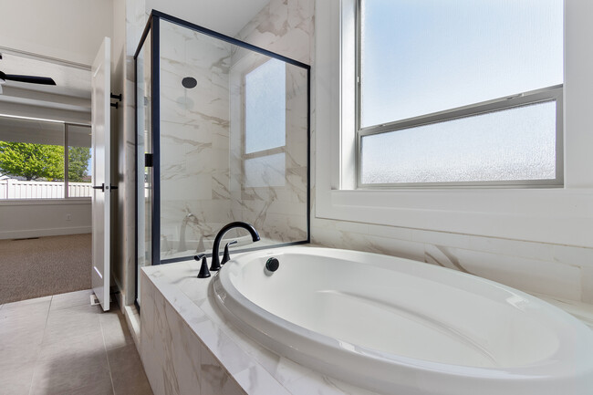Building Photo - 4646 S Selatir Way