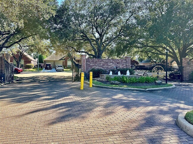 Building Photo - 12347 Shadowvista Dr