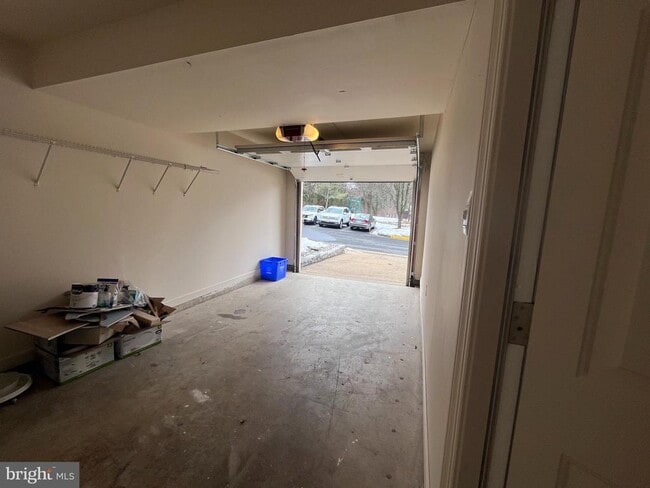 Building Photo - 8110 Meadow Springs Ct