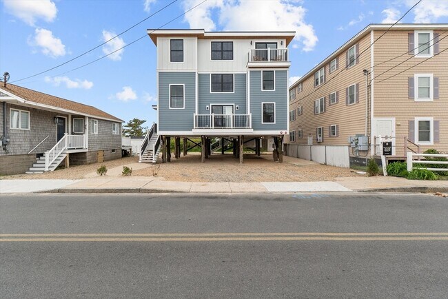 Building Photo - 30 Cable Ave