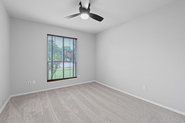 Building Photo - Immaculate 3 Bedroom, 2 Bath Home on Corner Lot in Cedar Park