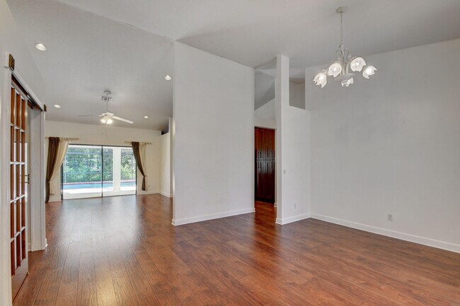 Building Photo - 2664 Yarmouth Dr